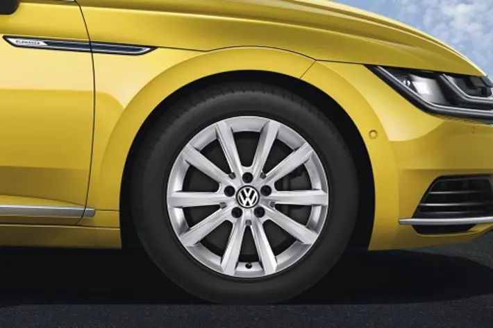 Volkswagen Leichtmetallfelge Merano 7,0x17 5/112/38 Silber