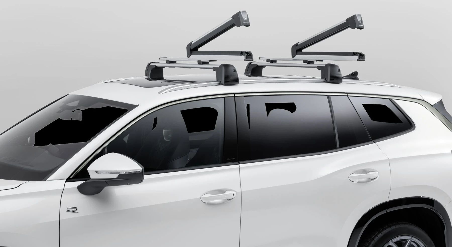 Volkswagen Original Ski- und Snowboardhalter „Premium“ ausziehbar (bis zu 4 Ski, Montage am Dach)