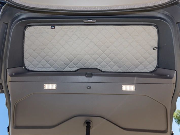 BRANDRUP® ISOLITE Extreme® Heckklappenfenster, Volkswagen T7 Cali (mit Stühlen in Heckklappe)