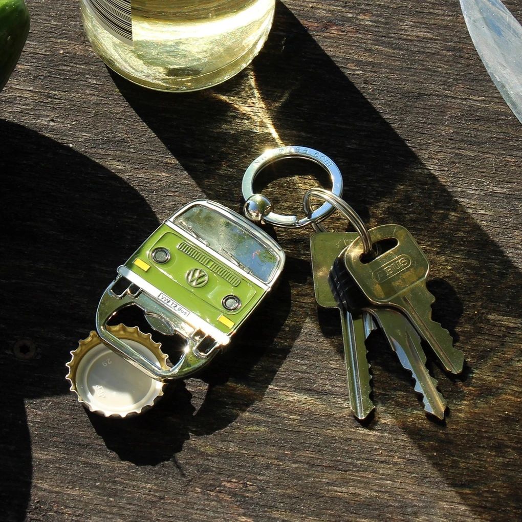 Volkswagen T2 Schlüsselanhänger mit Flaschenöffner, grün
