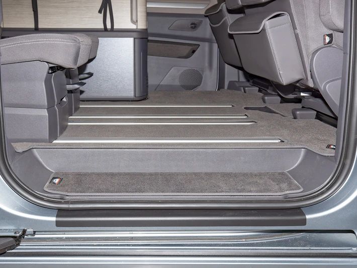 BRANDRUP® Schutzfolien für VW T7 Schiebetür-Einstiege, 2er-Set, schwarz